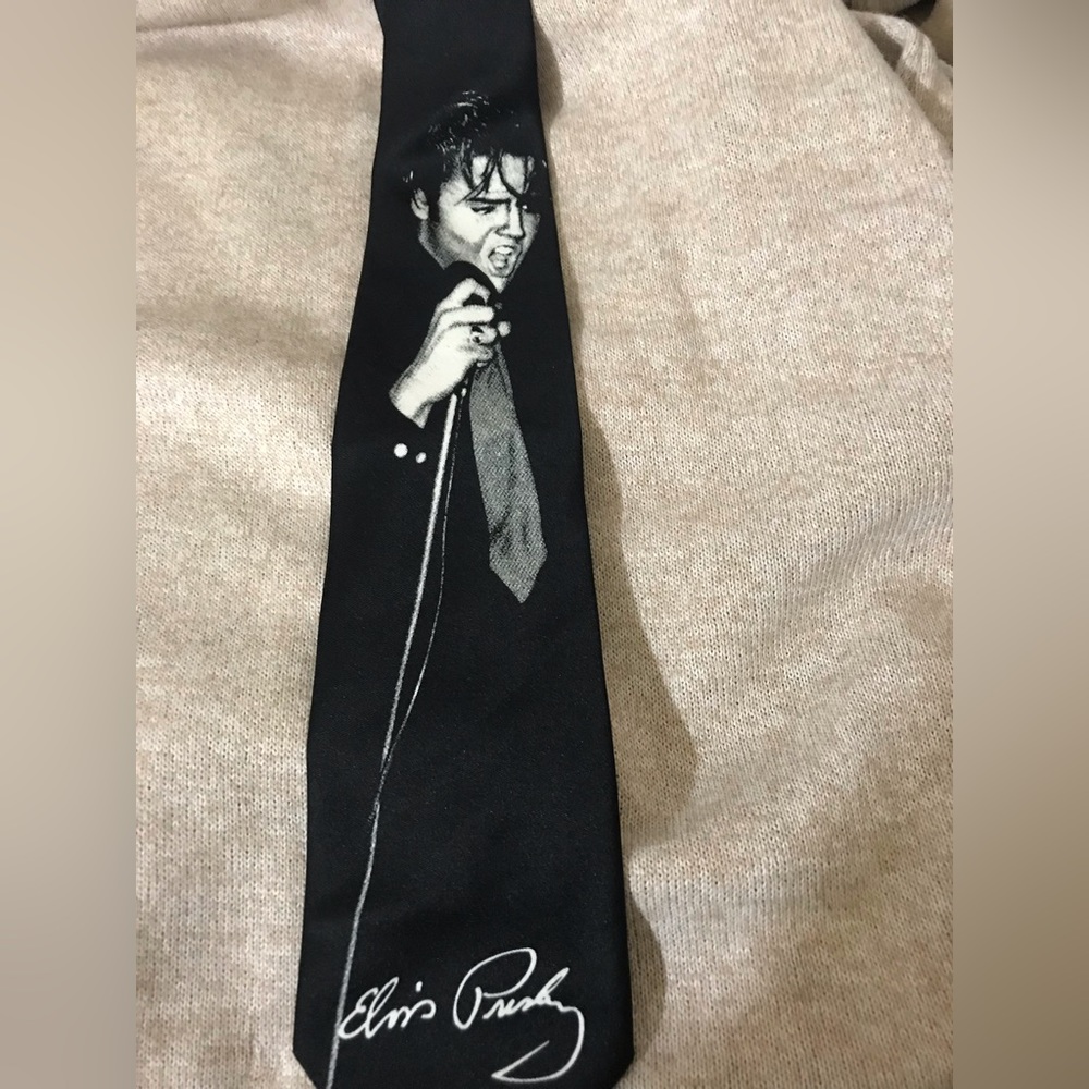 100% silk Elvis Presley tie. Never worn